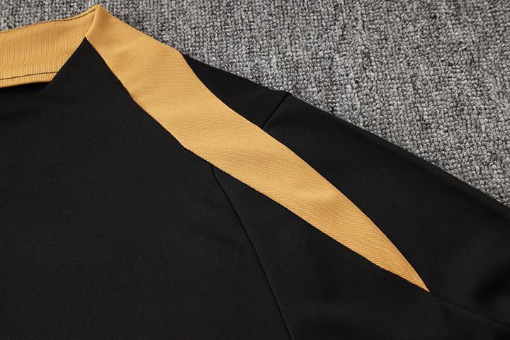 Nike Training Jacket - Black/Golden