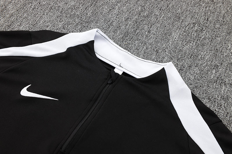 Nike Training Jacket - Black/White II