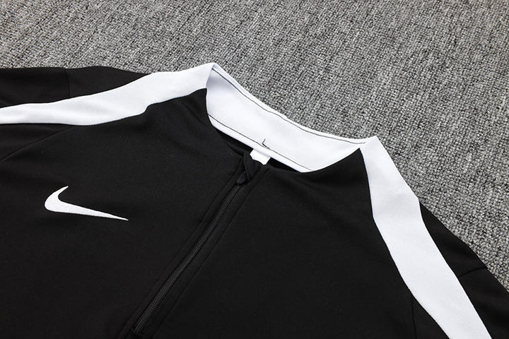 Nike Training Jacket - Black/White II