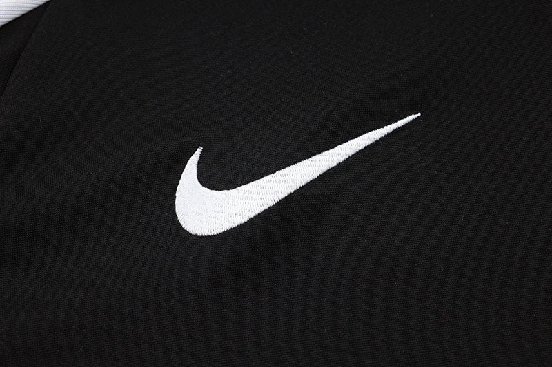 Nike Training Jacket - Black/White II