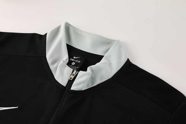 Nike Training Jacket - Black/Grey