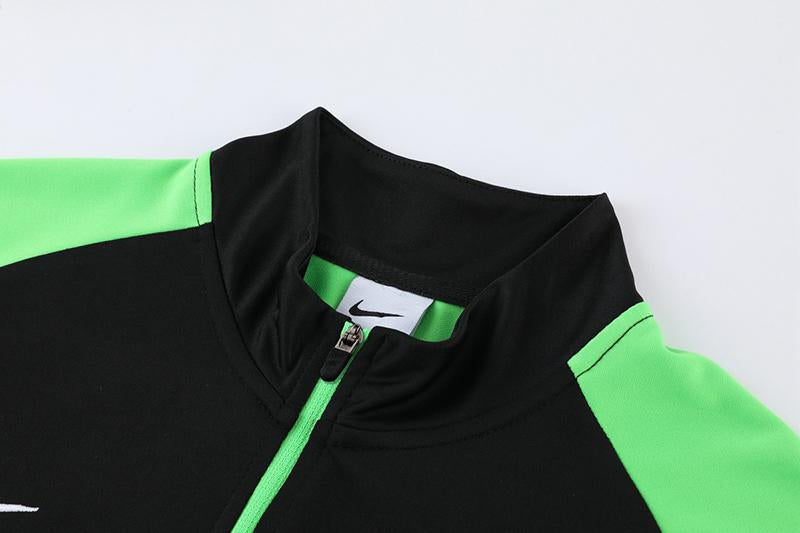 Nike Training Jacket - Black/Green