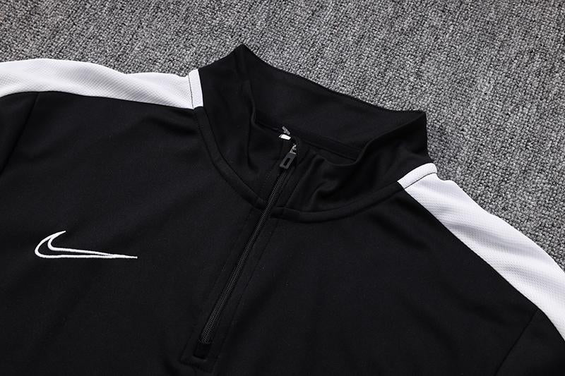 Nike Training Jacket - Black/White