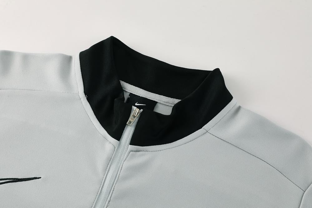 Nike Training Jacket - Grey/Black