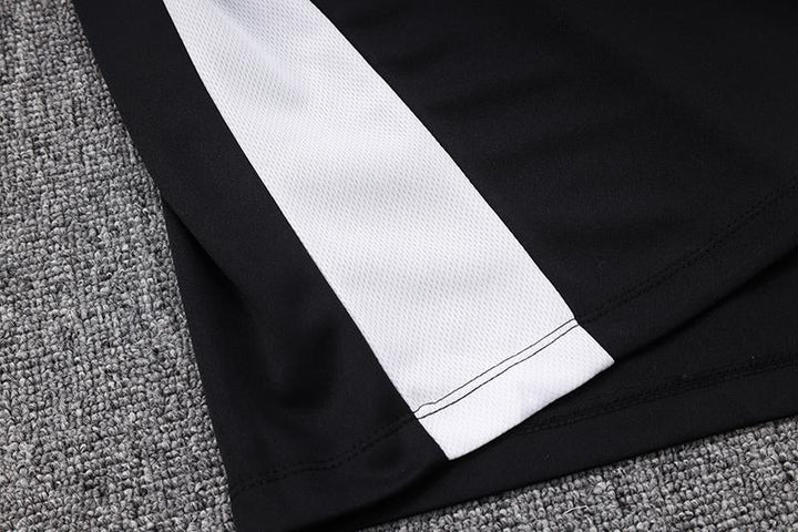 Nike Training Jacket - Black/White