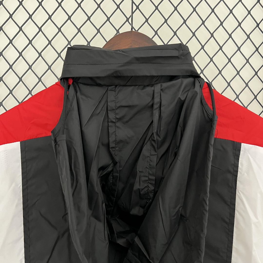 Nike Windbreaker Jacket - Black/Red