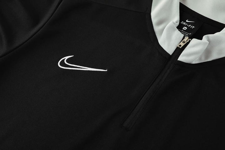 Nike Training Jacket - Black/Grey
