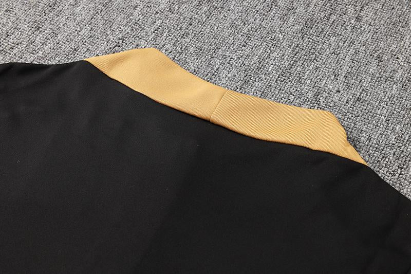Nike Training Jacket - Black/Golden
