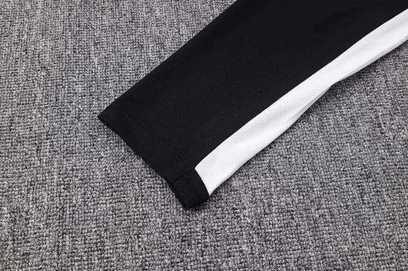 Nike Training Jacket - Black/White